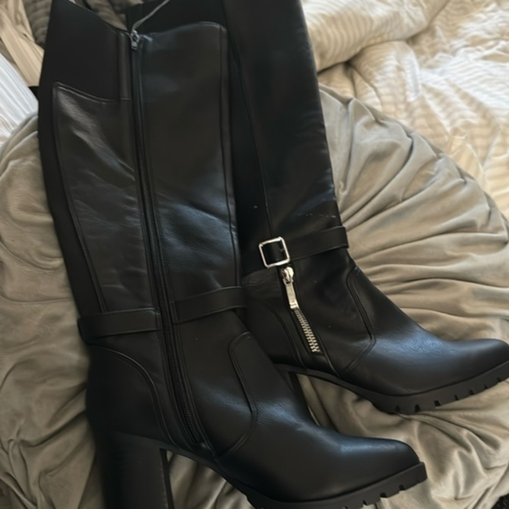 Black size 6 women boots Kelly and Katie
